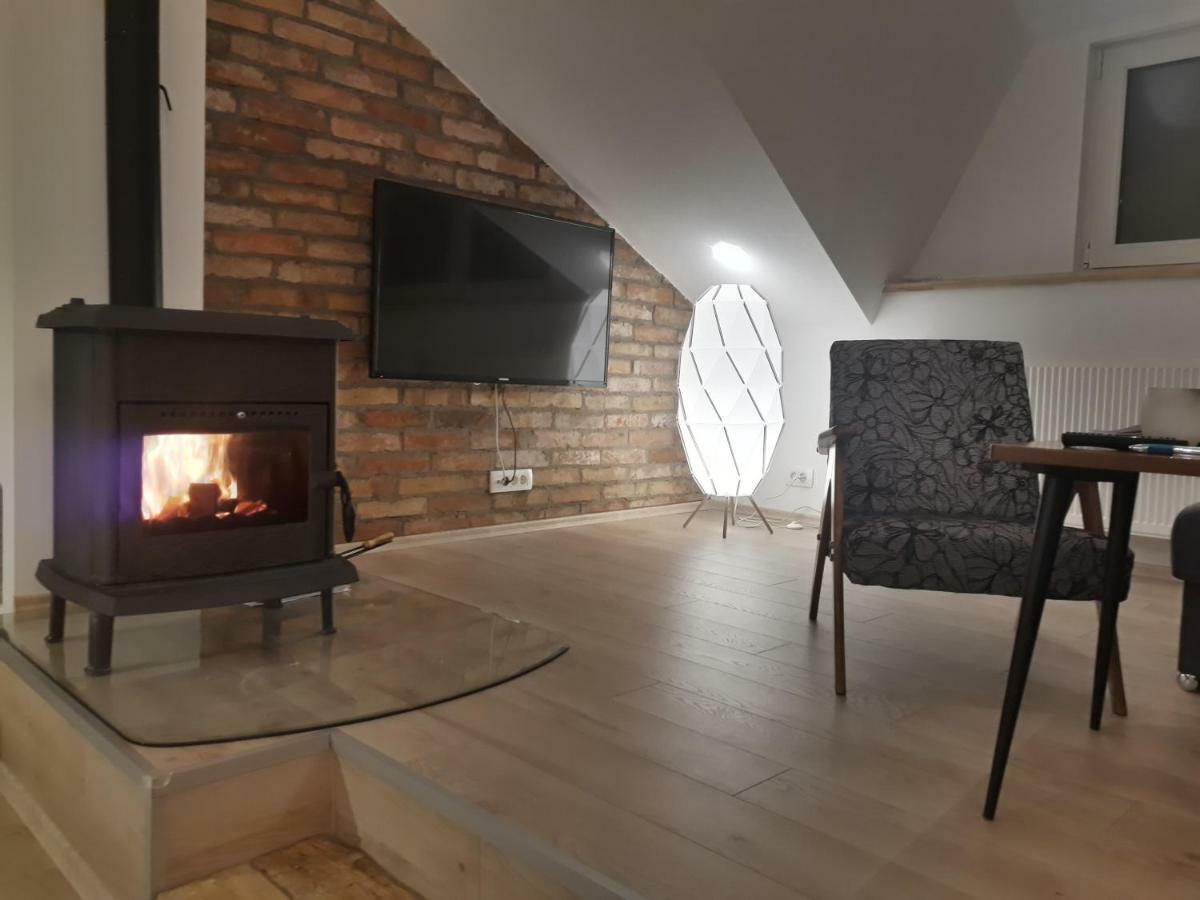Apple Tree Apartment Загреб Екстериор снимка